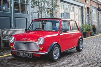 Mini phiên bản động cơ điện có giá bán 100.000 USD tại Anh.