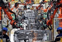 Các nhà chế tạo Mỹ đang đẩy nhanh nỗ lực di chuyển hoạt động ra khỏi Trung Quốc. Ảnh minh họa. (Nguồn: AP).