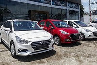 Hyundai Accent và Grand I10 tại đại lý ở Hà Nội. 