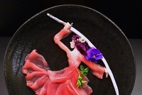 Ông bố Nhật bày đĩa sashimi khiến người ta 'không nỡ ăn'