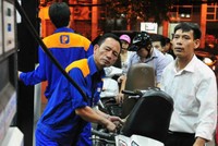 Giá xăng có thể giảm vào ngày mai.