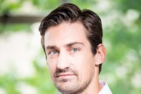 Từ một vận động viên lướt sóng trở thành người gây dựng startup tỷ đô