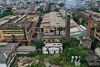 Khu vực đường Nguyễn Trãi một số nhà máy vẫn đang hoạt động dù luôn có tên trong danh sách các cơ sở ô nhiễm. Ảnh: Ngọc Thành