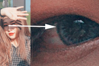 Sato phát hiện ra vị trí nơi cô gái sinh sống nhờ zoom vào một tấm ảnh đăng tải trên mạng xã hội.