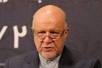 Bộ trưởng Dầu mỏ Iran Bijan Namdar Zanganeh tại buổi họp báo ở Tehran hôm nay. Ảnh: AFP.