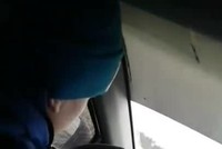 Mẹ để con trai 6 tuổi lái ôtô 130 km/h