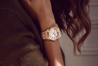 Thương hiệu đồng hồ Audemars Piguet ra mắt phiên bản Royal Oak Frosted Gold giá trên dưới 1 tỷ đồng