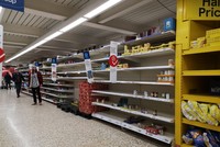 Hình ảnh tại một siêu thị Tesco tại Banbury, Anh được chụp ngày 14/3. Ảnh: Chris Jones.