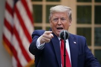Tổng thống Mỹ Donald Trump trong cuộc họp báo về Covid-19 tại Nhà Trắng ngày 14/4. Ảnh: AFP.