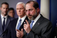 Bộ trưởng Y tế và Dịch vụ dân sinh Alex Azar. Ảnh: Reuters.