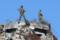 Binh sĩ Ấn Độ gác tại đèo Bumla dọc theo biên giới với Trung Quốc, tháng 10/2012. Ảnh: AFP.