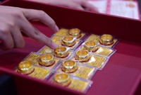 Giá vàng hôm nay ngày 24/10: Giá vàng trong nước giảm thêm 50.000 đồng/lượng