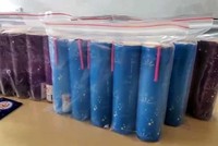 Người Hà Nội đổ xô mua pháo hoa, cửa hàng tạm đóng cửa sau vài giờ mở bán