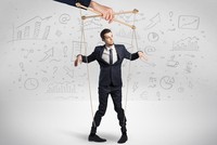 Top 10 cổ phiếu tăng/giảm mạnh nhất tuần: Nhóm bất động sản đua nhau lao dốc