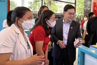 Phó thủ tướng Singapore Heng Swee Keat đã có chuyến thăm cửa hàng WIN.