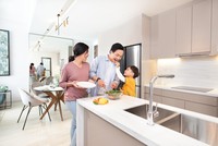 Nhiều người, đặc biệt là các gia đình trẻ mong muốn tìm căn hộ an cư, phù hợp khả năng tài chính để ổn định cuộc sống.