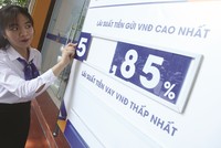 Lãi suất tiết kiệm kỳ hạn 12 tháng phổ biến quanh mức 6%/năm.