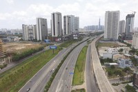 Hạ tầng giao thông là yếu tố then chốt thúc đẩy sự phát triển của các đô thị vệ tinh TP.HCM. Ảnh: Lê Toàn.