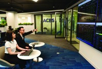 Các công ty chứng khoán đang tích cực tăng vốn để đón đầu cơ hội. Đầu năm 2025, ACBS tăng vốn thêm 3.000 tỷ đồng, sau đợt tăng vốn tương tự vào năm 2024.