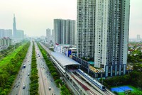 Hàng chục dự án mọc lên dọc tuyến metro số 1. Ảnh Lê Toàn.