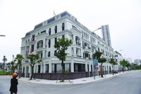 Khi có thêm “tay chơi” mới, thị trường bất động sản được bổ sung thêm cả về số lượng thành viên lẫn sản phẩm. Ảnh: Dũng Minh.