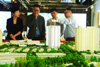 Giá nhà nội đô neo cao và nguồn cung mới khan hiếm khiến nhiều người hướng ra vùng ven tìm mua nhà. Ảnh: Bình Minh.