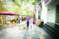 Nhóm dân số trẻ là những người mua, người thuê nhà, cũng như là nhà đầu tư bất động sản tiềm năng. Ảnh: Dũng Minh.