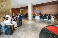 Quang cảnh giao dịch tại Công ty Lê Phong.