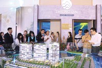 Hầu hết dự án mới mở bán gần đây đều có giá khởi điểm rất cao. Ảnh: Lê Toàn.