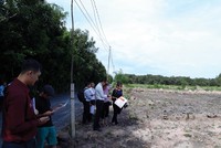 Đất nền tỉnh chờ vận may sáp nhập