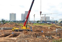 Nhiều công trình giao thông, dự án bất động sản được đầu tư rầm rộ tại phía Nam. Ảnh: Lê Toàn.