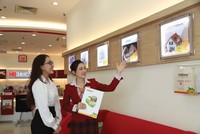 Nhiều ngân hàng đang đẩy mạnh tín dụng mua nhà dành cho người trẻ. Ảnh: Lê Toàn.