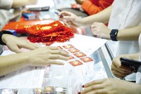 Tình trạng thiếu hụt nguyên liệu khiến thị trường vàng gặp khó khăn chưa từng có. Ảnh: Đức Thanh