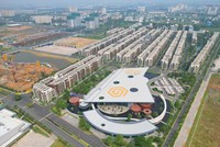 Thanh khoản thị trường chậm lại, nhưng giá nhà vẫn âm thầm đi lên. Ảnh: Lê Toàn.