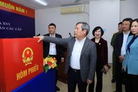 Chủ tịch UBND TP Vũ Đại Thắng, Trưởng Đoàn công tác số 2 kiểm tra công tác chuẩn bị bầu cử.