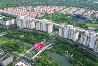 Thanh khoản một số phân khúc quan trọng như căn hộ, nhà phố khu vực ven TP.HCM giảm mạnh trong 6 tháng qua. Ảnh: Lê Toàn.