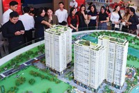 Thị trường đang ghi nhận những tín hiệu tích cực về nguồn cung, song tâm lý người mua vẫn duy trì sự thận trọng. Ảnh: Lê Toàn.