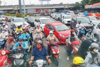 Quốc lộ 13 vốn là “điểm đen” giao thông tại TP.HCM từ nhiều năm nay. Ảnh: Lê Toàn.