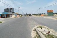 Thị trường đi xuống, nhiều quầy giao dịch tại khu Điện Nam - Điện Ngọc đóng cửa im lìm