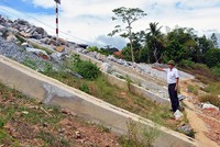 Công trình Kè chống sạt lở Bắc Sông Son đoạn qua thôn Trằm Mé - thôn Na - thôn Xuân Sơn, xã Sơn Trạch (huyện Bố Trạch) có chiều dài 520 m.