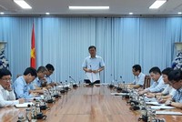 Chủ tịch UBND tỉnh Quảng Bình Trần Thắng chủ trì cuộc họp với các sở ban ngành liên quan.