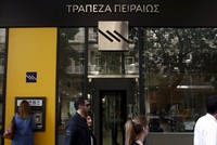 Ngân hàng Hy Lạp xóa nợ cho những khách hàng nghèo nhất