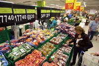 Nga sửa soạn đáp trả lệnh gia hạn cấm vận của châu Âu