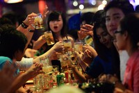 Lượng bia bán ra tại Việt Nam có tốc độ tăng trưởng nhanh ít nhất là gấp đôi tốc độ tăng của GDP trong 5 năm qua, theo Euromonitor International.