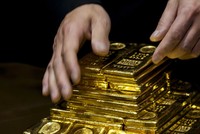 Tác giả của báo cáo “In Gold We Trust” khẳng định Fed sẽ không thể nâng lãi suất trong năm 2015
