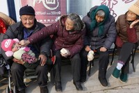  Tại sao Trung Quốc bỏ chính sách một con?