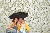 Muốn lương cao, bố mẹ phải giàu