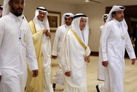Các quan chức Ả Rập Xê út tiến vào hội nghị tại Doha