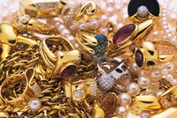 Giá vàng ngày 13/7: Vàng SJC quay lại mức 37 triệu đồng/lượng