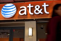 Đế chế truyền thông Time Warner chấp nhận cho AT&T thâu tóm để cùng tồn tại